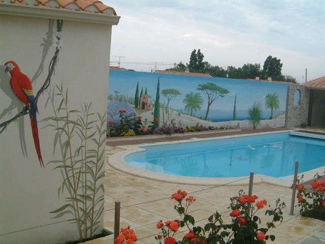 Piscine extérieure fresque trompe l'oeil