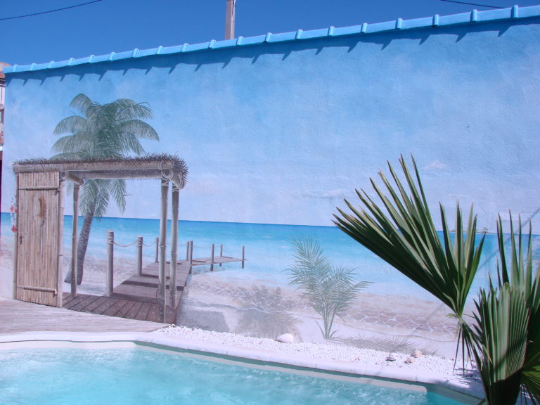 Piscine murs peint trompe l'oeil